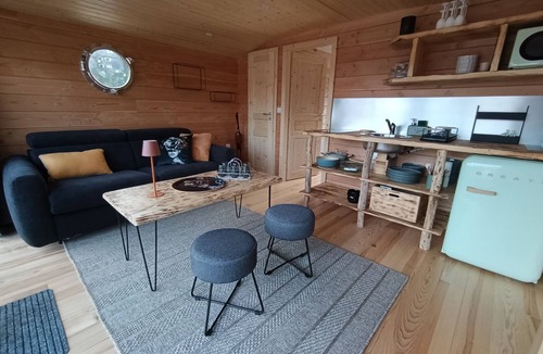 Downtown Angers Boat Rental | Toue Vent d'Anjou (House Boat)
