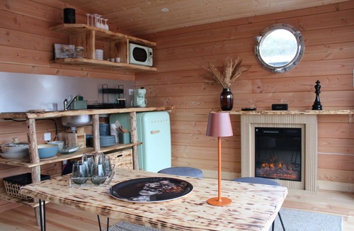 Downtown Angers Boat Rental | Toue Vent d'Anjou (House Boat)