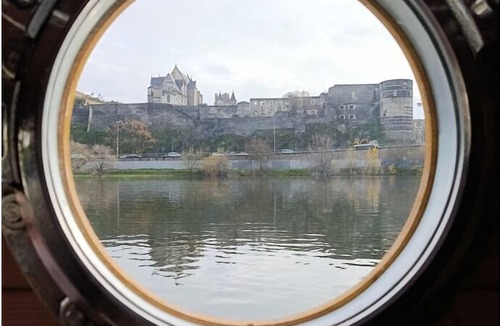 Downtown Angers Boat Rental | Toue Vent d'Anjou (House Boat)