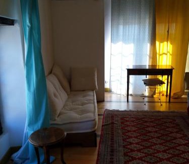 Chauvigny Apartment | Tour Duguesclin