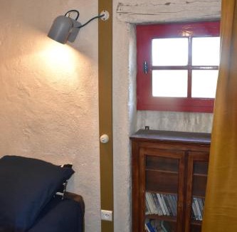 Chauvigny Apartment | Tour Duguesclin