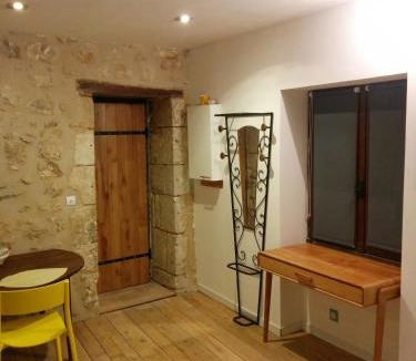 Chauvigny Apartment | Tour Duguesclin