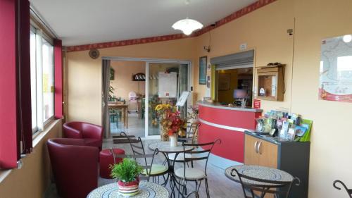 Lesparre-Medoc Hotel | Tour Hôtel