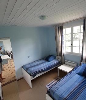 Virazeil Apartment | Tour Rouge Gites