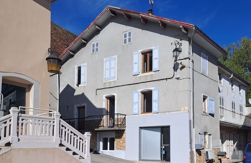 Saint-Geoire-en-Valdaine Apartment | Tourist accommodation