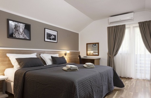 Ostarski Stanovi Hotel | Tourist Center Marko