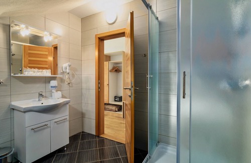 Ostarski Stanovi Bed & Breakfast | Tourist center Marko