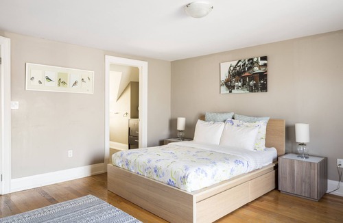Niagara Bed & Breakfast | Tourist Home on Stanley