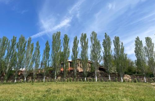Solsona Apartment | Touristic Ballonga Horses