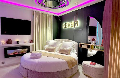 Neauphle-le-Chateau Apartment | Tout pour Rêver - Love Room - Jacuzzi