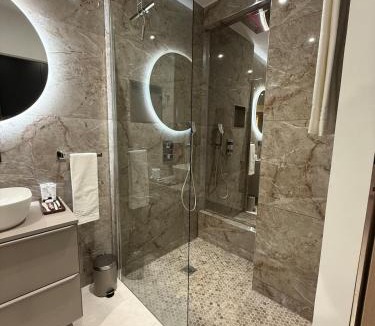 Neauphle-le-Chateau Apartment | Tout pour Rêver - Love Room - Jacuzzi