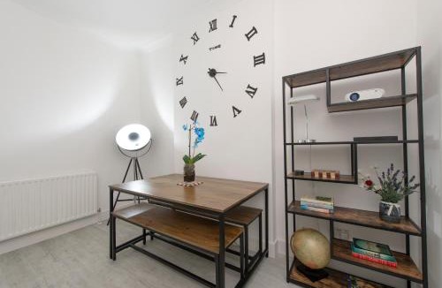 Riverside Apartment | Tower Bridge Exclusive Two bedroom apartment