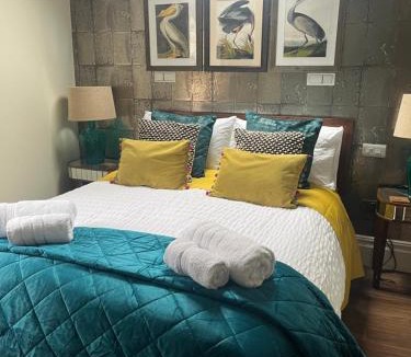 Bury St Edmunds House | Tower Cottage - Medieval Grid Townhouse