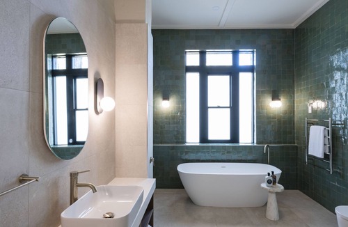 Pokolbin Hotel | Tower Lodge