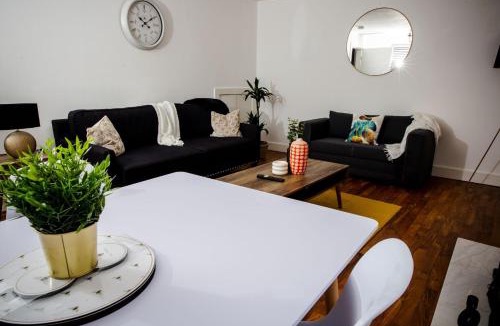 Alloa House | Tower Square House