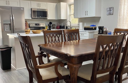 Nashville House | “Town and Around” Charming 3-bedroom townhome in Nashville pet friendly