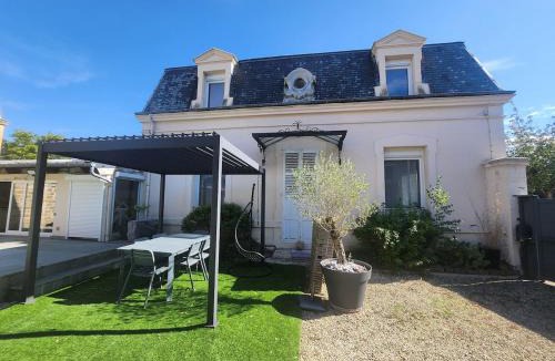 Charleville-Mezieres House | Town center Kéroussel house - 6 people - 2 Bedrooms - Swimming pool