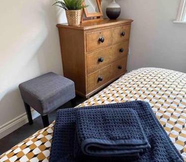 Wallingford Apartment | Town centre apartment with parking