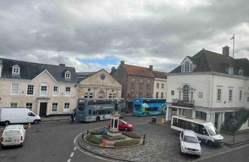 Wallingford Apartment | Town centre apartment with parking