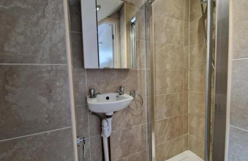 Newcastle-Under-Lyme House | Town centre, very convenient