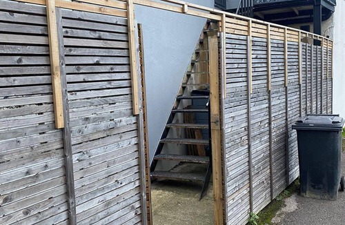 Newbury Apartment | Town Centre Modern 1 Bed self-contained Apartment