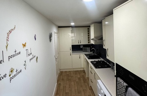Eaton Socon House | Town Centre spacious 4 bed town house