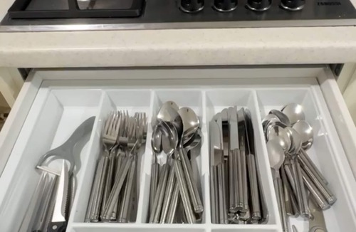 Eaton Socon House | Town Centre spacious 4 bed town house