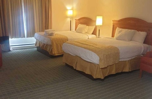 Seekonk Hotel | Town & Country