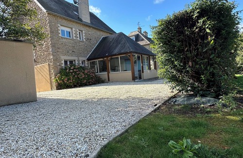 Pontorson House | Town gîte, near Mont-Saint-Michel