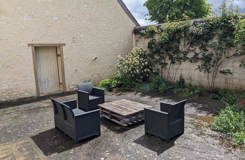 La Chaussee-Saint-Victor House | Town house, quiet, spacious