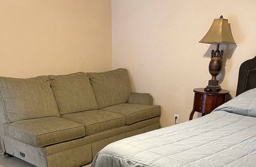 North Dallas House | Town home in the Middle Midtown 2 bed room and 2 full bathrooms