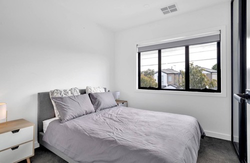 Broadmeadows House | Town House 2 Bedrooms