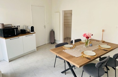 Marmande House | Town house