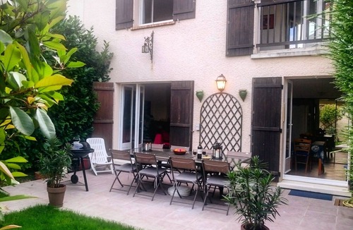 Les Essarts-le-Roi House | Town house in Chevreuse valley