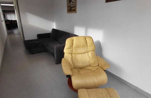 Watten House | Town house in a simple commune.