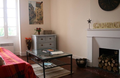 Le Bugue House | Town house in popular Dordogne village overlooking river