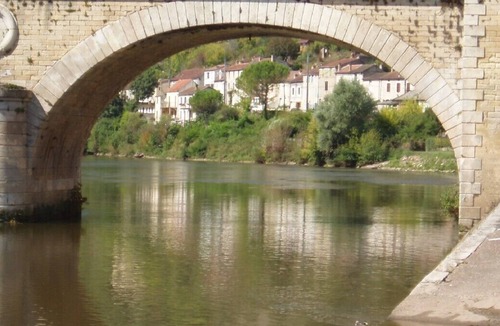 Le Bugue House | Town house in popular Dordogne village overlooking river