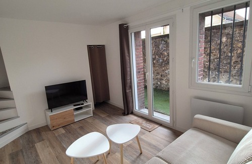 Coteaux Ouest House | Town house in Rouen, 2mins walk from public transport