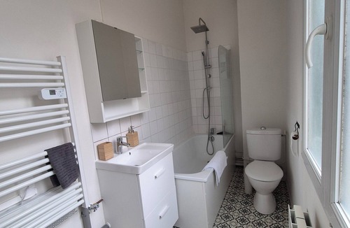 Coteaux Ouest House | Town house in Rouen, 2mins walk from public transport