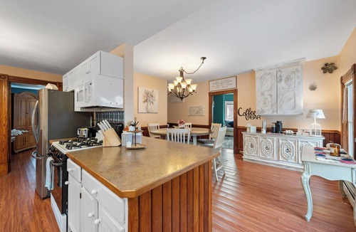 Warren House | Town House on Baker River