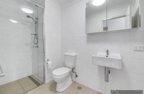 Capalaba House | Town house Room with Shared Bath