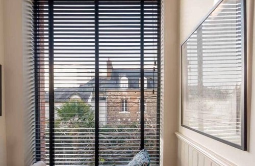 Thabor - Saint-Helier House | Town house with garden