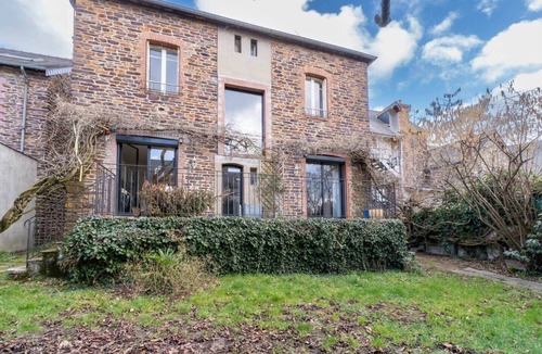 Thabor - Saint-Helier House | Town house with garden
