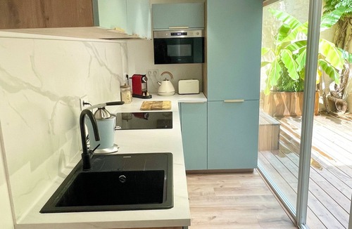 Nansouty-Saint-Genes House | Town house with jacuzzi and parking