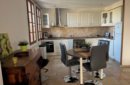Les Angles House | Town house with terrace