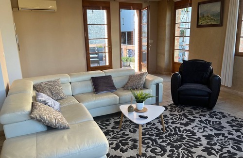 Les Angles House | Town house with terrace