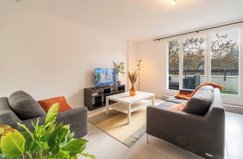 La Poterie House | Town house with terrace Near subway