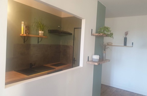 Pellegrue House | Town house with vineyard view sleeps 4