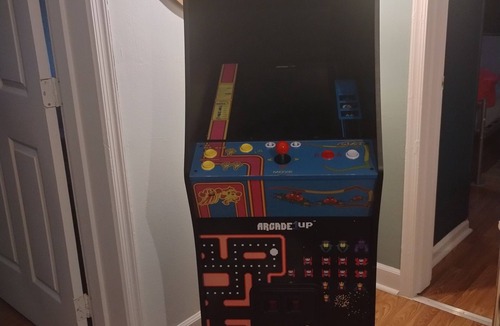 Front Royal House | Town Located Walkable Hiking Arcade & Firepit