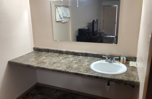 Oshkosh Hotel | Town Motel